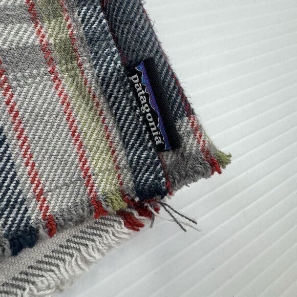 Patagonia Mens L Organic Cotton Plaid Flannel Shirt Cut Off Frayed Hem - Picture 5 of 11